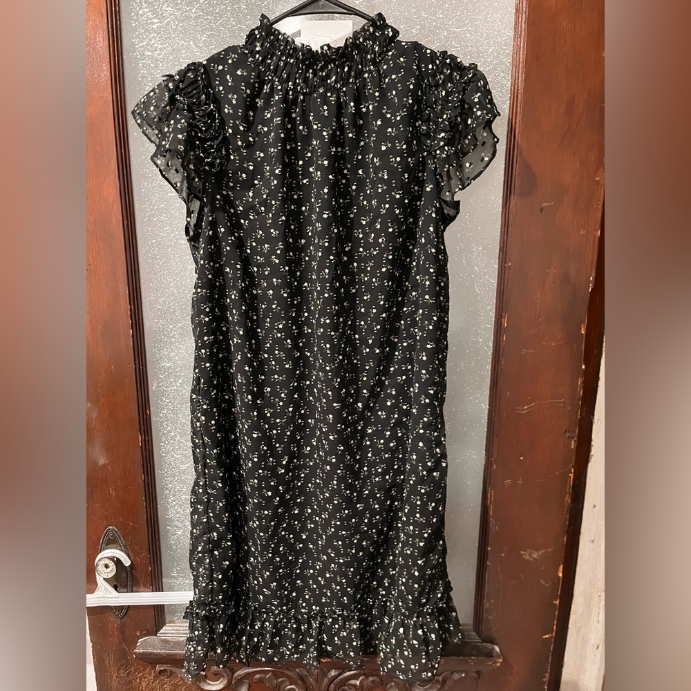 ⚫️CeCe Black Dress with Floral Accents
